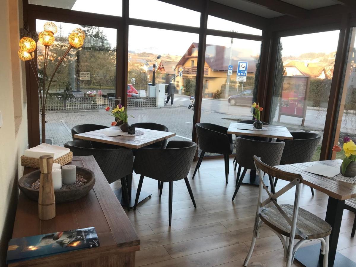 My Mara Maja Apartman C 4 Bešeňová Eksteriør billede