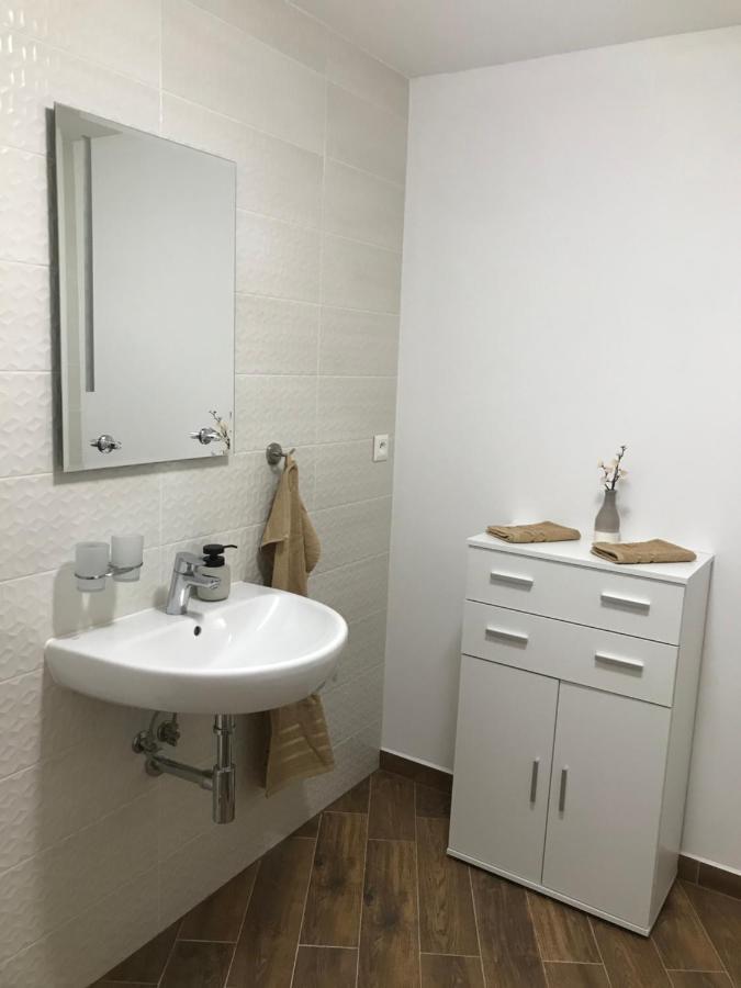 My Mara Maja Apartman C 4 Bešeňová Eksteriør billede